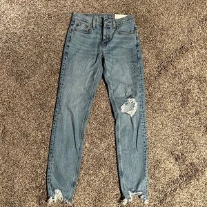 NWT American Eagle 90s Skinny. Size 0 regular
